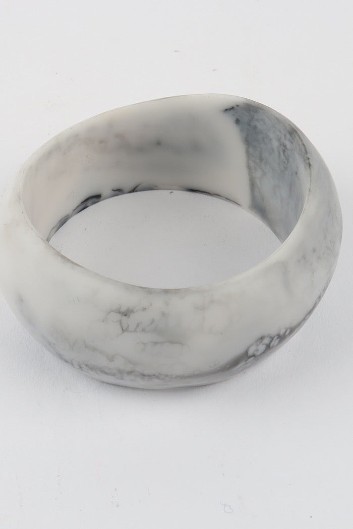RESIN BANGLE - WHITE MARBLE