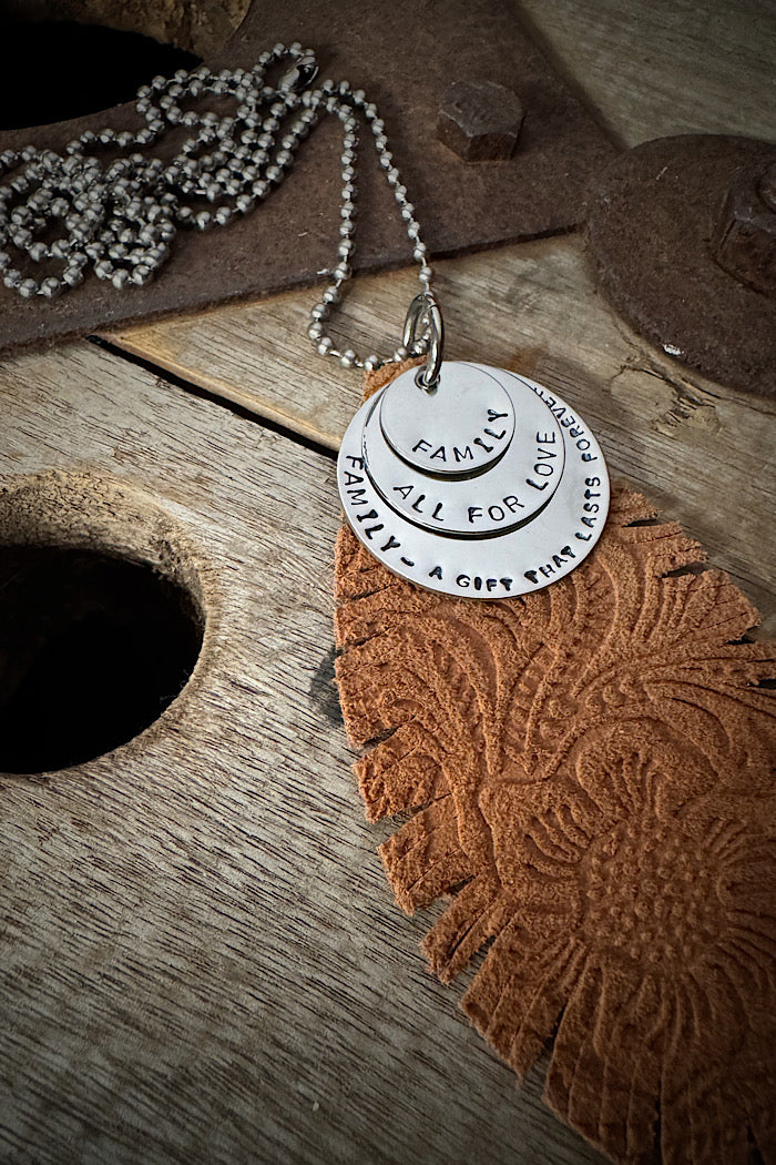 MICKELLOO FEATHER & CHARMS NECKLACE  - TAN EMBOSSED FLORAL - FAMILY