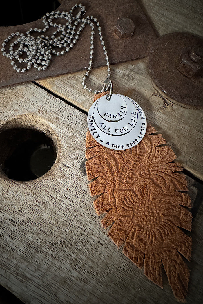 MICKELLOO FEATHER & CHARMS NECKLACE  - TAN EMBOSSED FLORAL - FAMILY