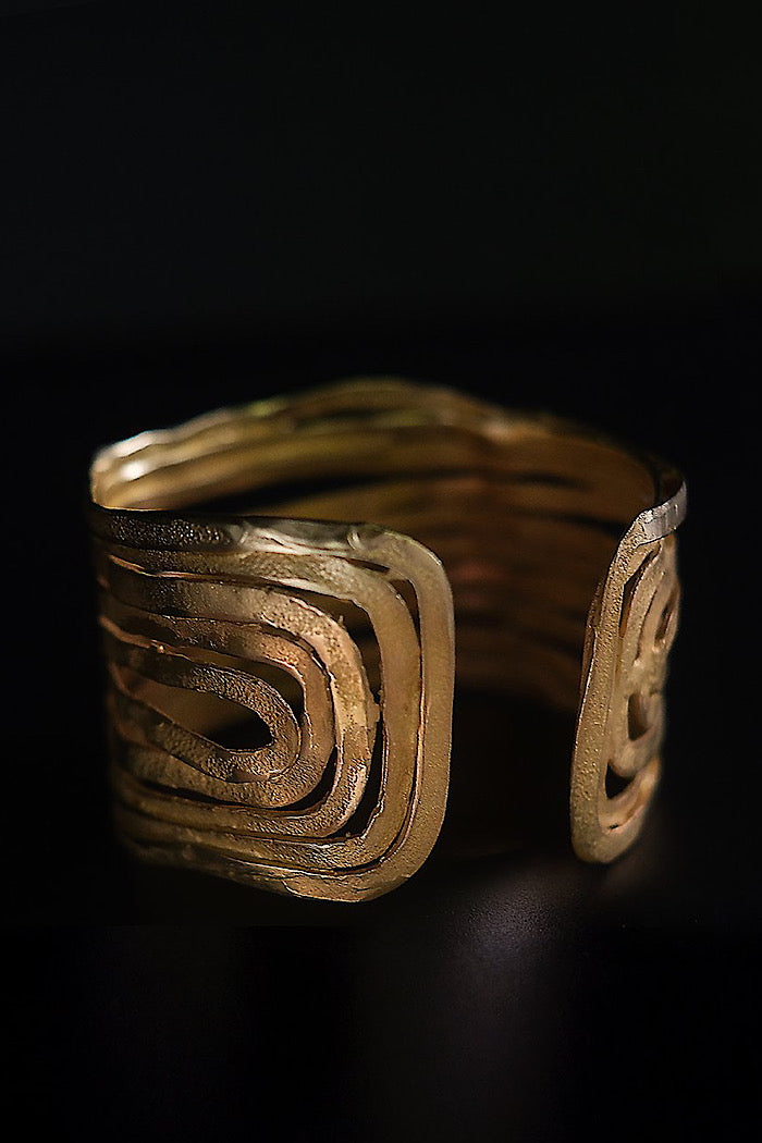 GOLD LAMARI CUFF