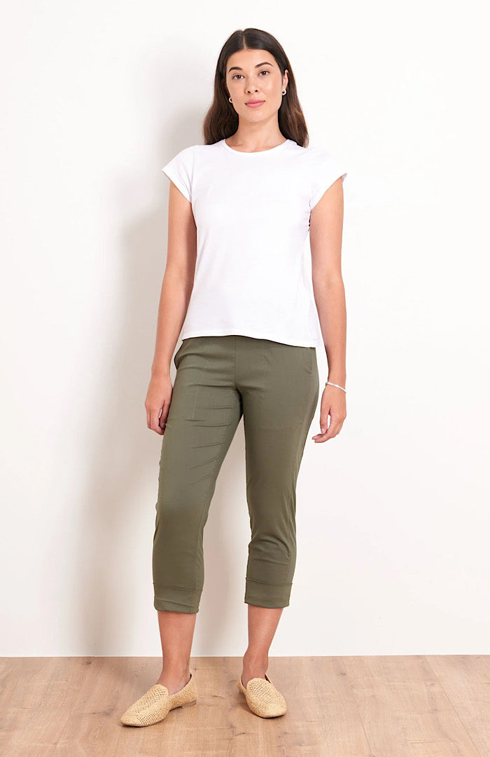 FUSS FREE TAPER CAPRI TRAPEZE PANTS JUNGLE Mickelloo