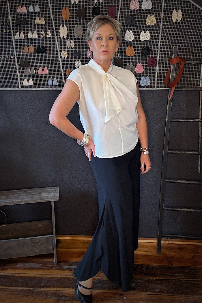 M.A. DAINTY NORA TOP - MILK