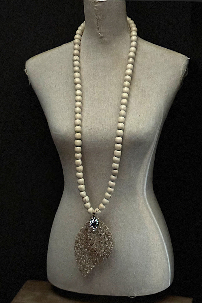 MICKELLOO TRIPLE FEATHER BEADED NECKLACE - FINE GOLD GLITTER