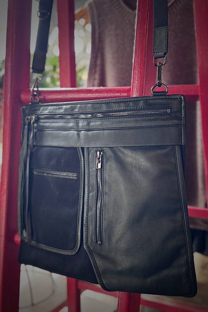 MA DAINTY WAKER LEATHER BAG - BLACK