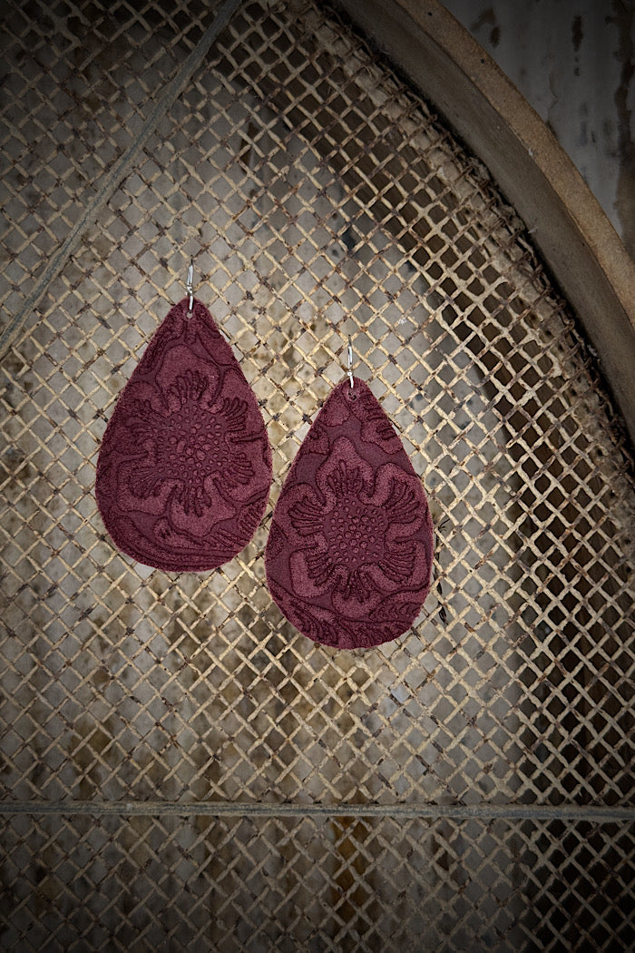 MERLOT EMBOSSED FLORAL