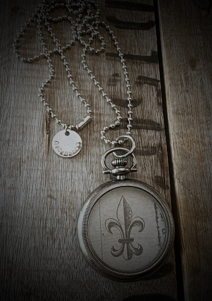 CAPTURED LOCKET NECKLACE - VINTAGE STYLE