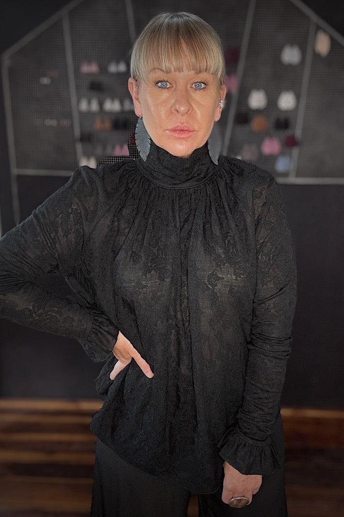 M.A. DAINTY VEIL LACE TOP - BLACK