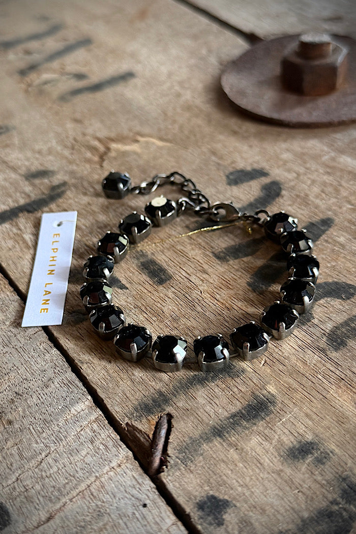 AURORA ROCKS BRACELET  - JET MATTE BLACK