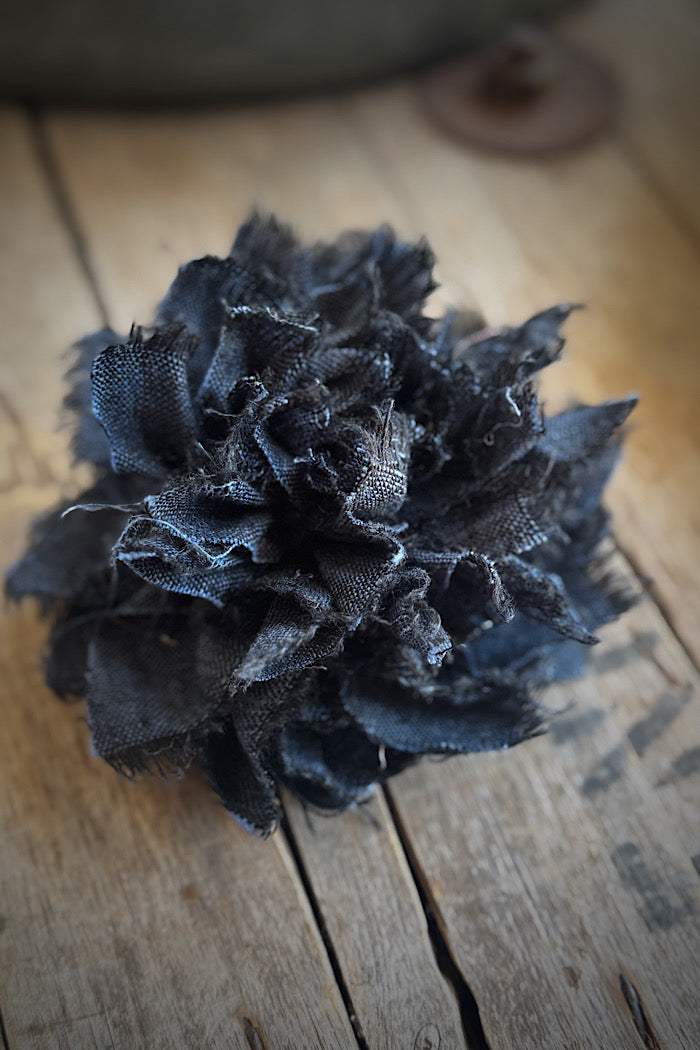 EVA'S SUNDAY FABRIC FLOWER BROOCH - NAVY