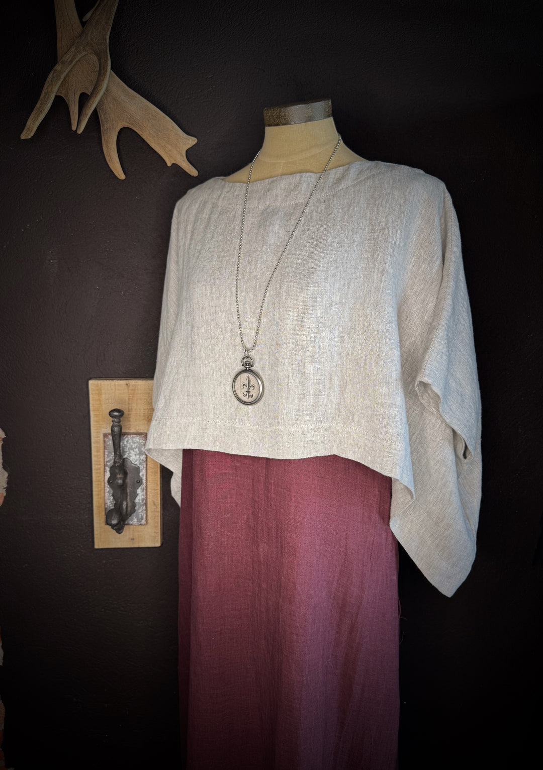 CAPTURED LOCKET NECKLACE - VINTAGE STYLE