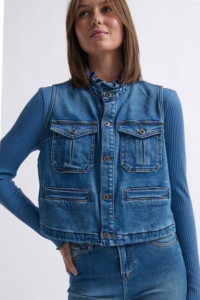 KIREINA ERICA VEST - DAKOTA WASH