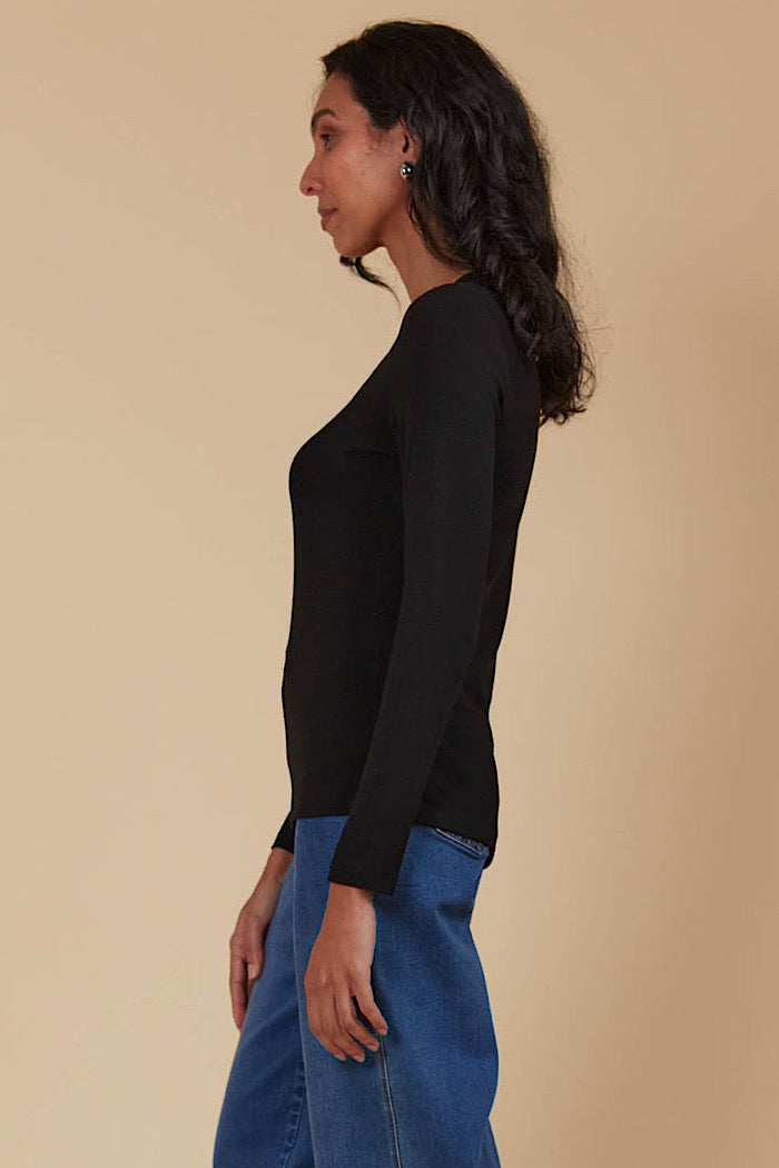 NARIA SCOOP NECK TOP - ONYX