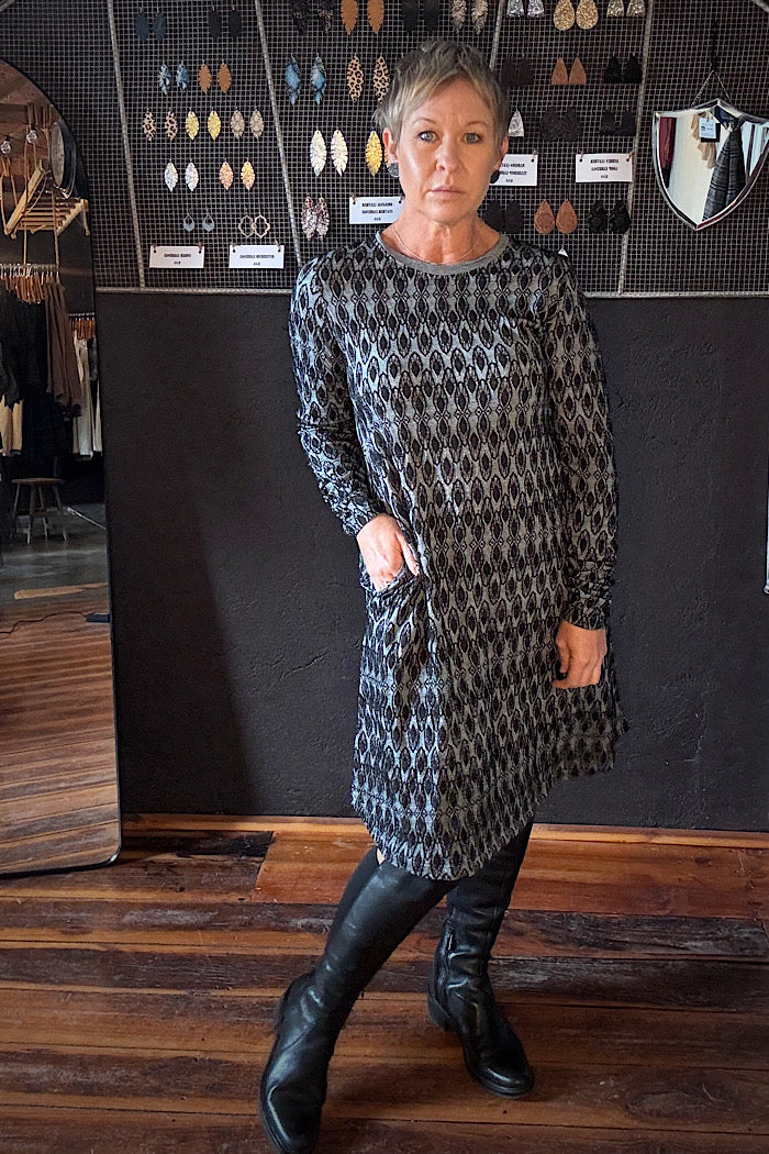 LOOMINARY DRESS - BLACK
