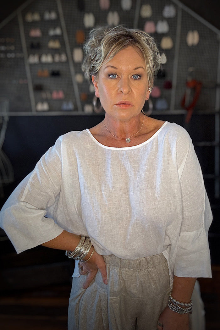 MONTAIGNE ARTISTRY LINEN TOP - WHITE