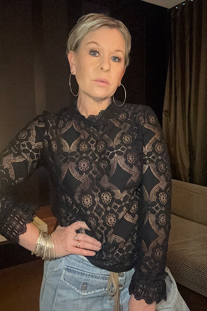 LACEY BLOUSE - BLACK