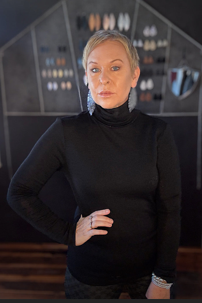 FINE MERINO POLO NECK - BLACK