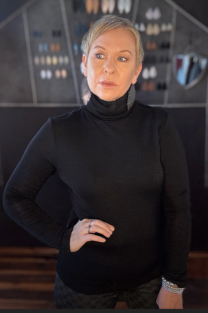 FINE MERINO POLO NECK - BLACK