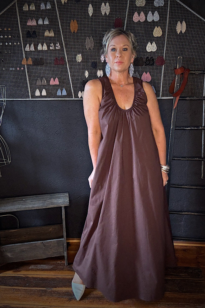 STACEY GATHERED MAXI DRESS - CHOCOLATE