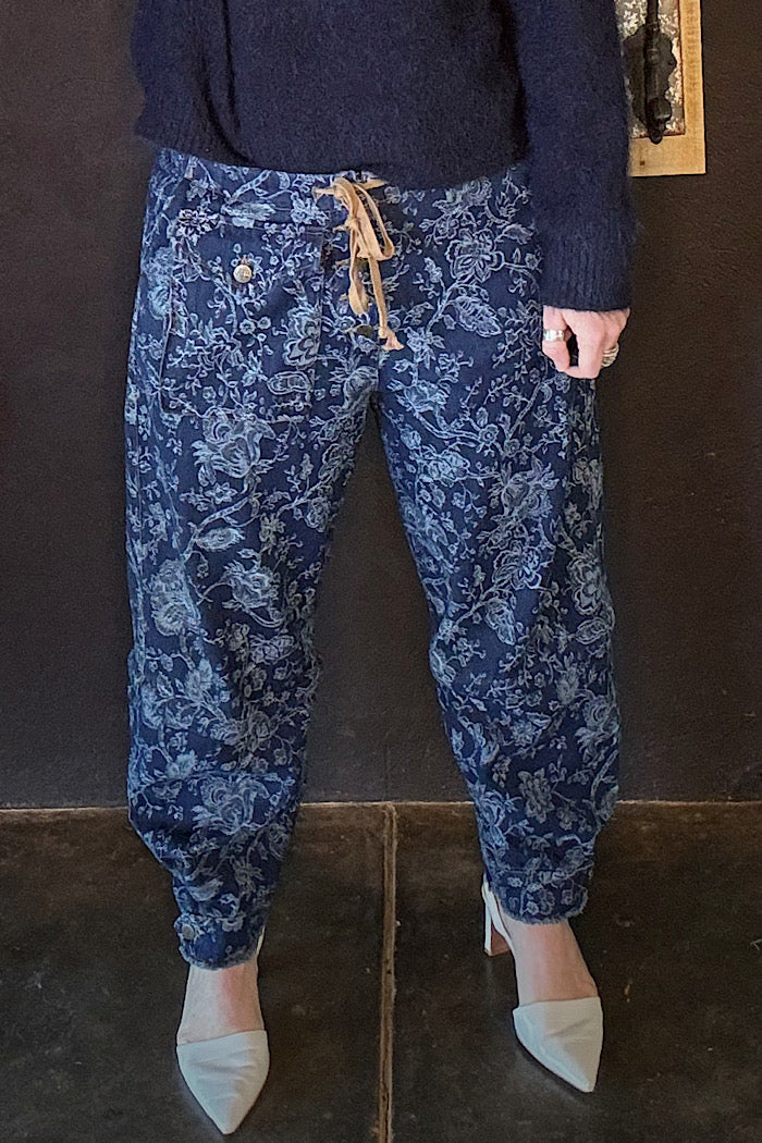 M.A. DAINTY TRUCKER JEANS - FLORAL