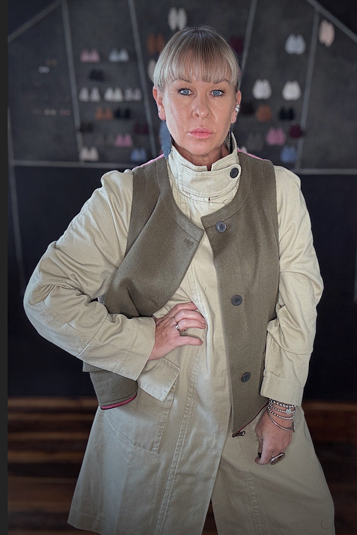 M.A. DAINTY FREEZE JACKET & VEST