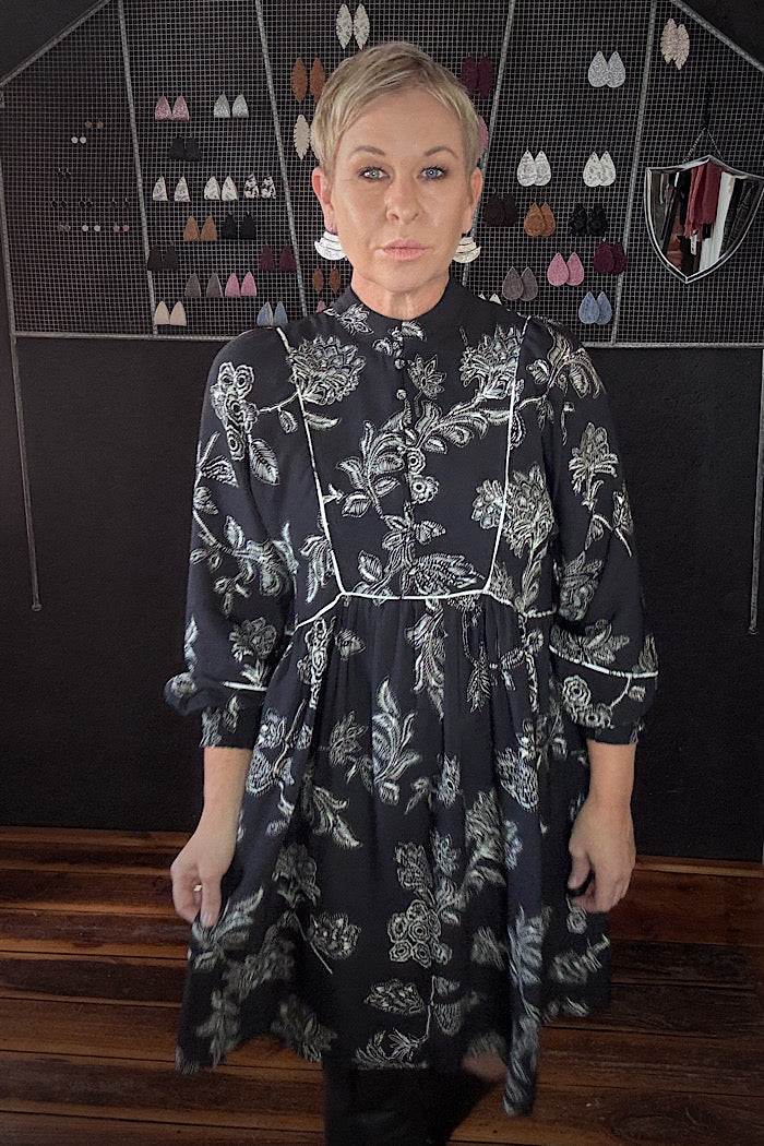 THREAD TALES DRESS - BLACK FOLKLORE