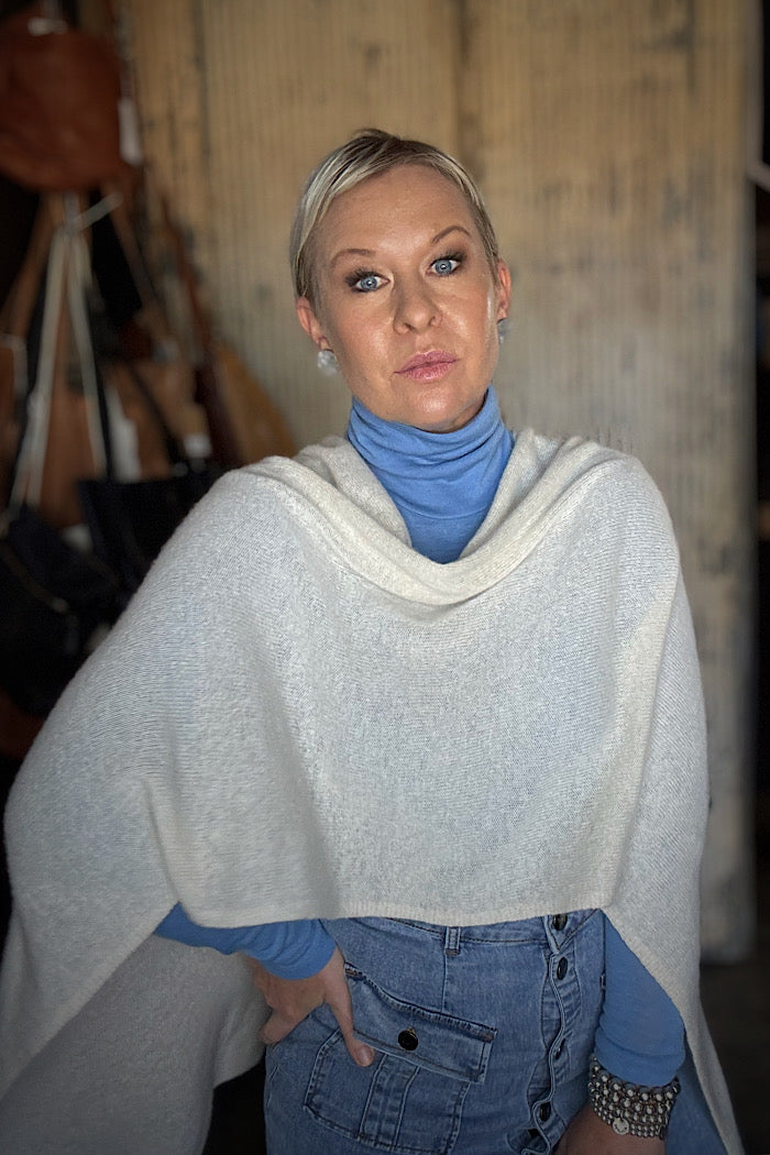 FINE MERINO POLO NECK - STILL WATER