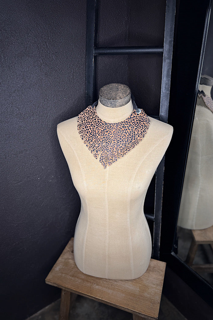 MICKELLOO “WAGTAIL” NECKLACE - ANIMAL