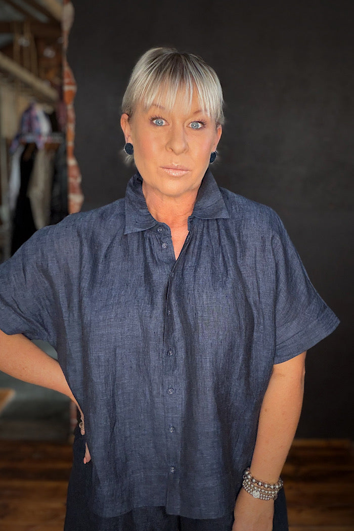 EVA’S SUNDAY LUMI COLLARED SHIRT - NAVY
