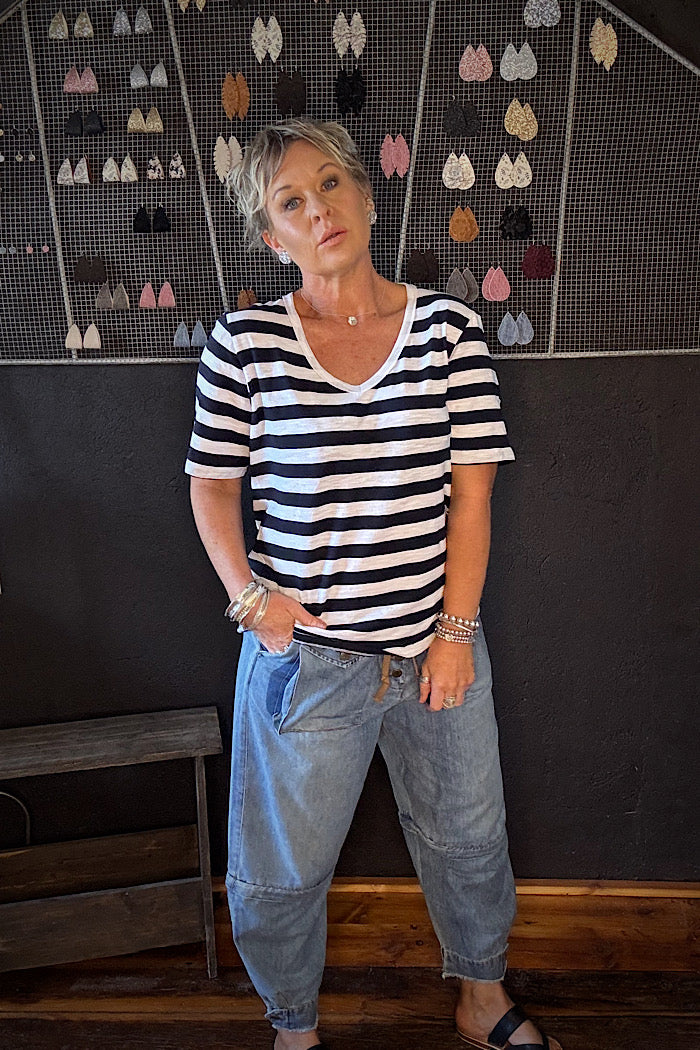 LINE & DINE BOLD STRIP T-SHIRT - NAVY/WHITE