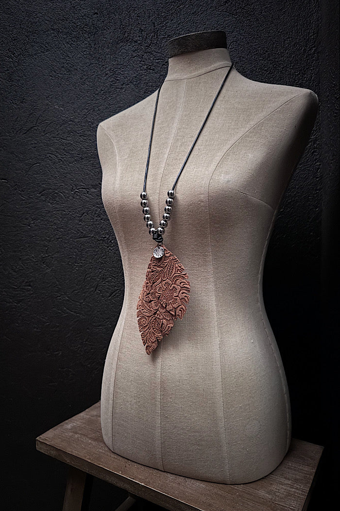 MICKELLOO TAKING FLIGHT NECKLACE - EMBOSSED TAN