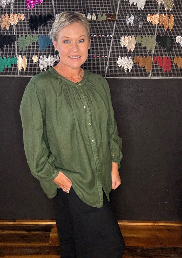 MONTAIGNE CARMEN BUTTON THROUGH LONG SLEEVE LINEN TOP - FOREST GREEN