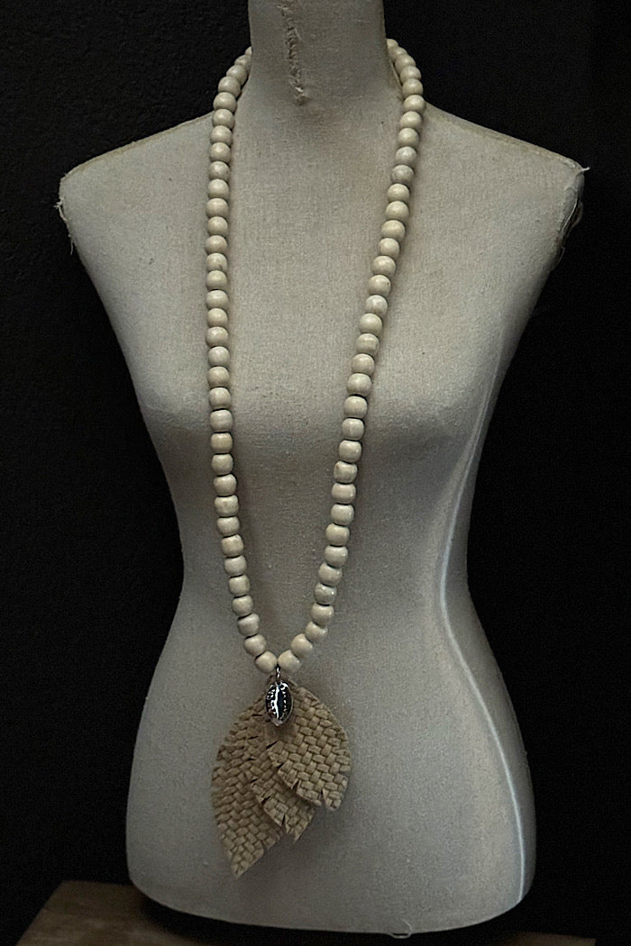 MICKELLOO TRIPLE FEATHER BEADED NECKLACE - BEIGE HERRINGBONE