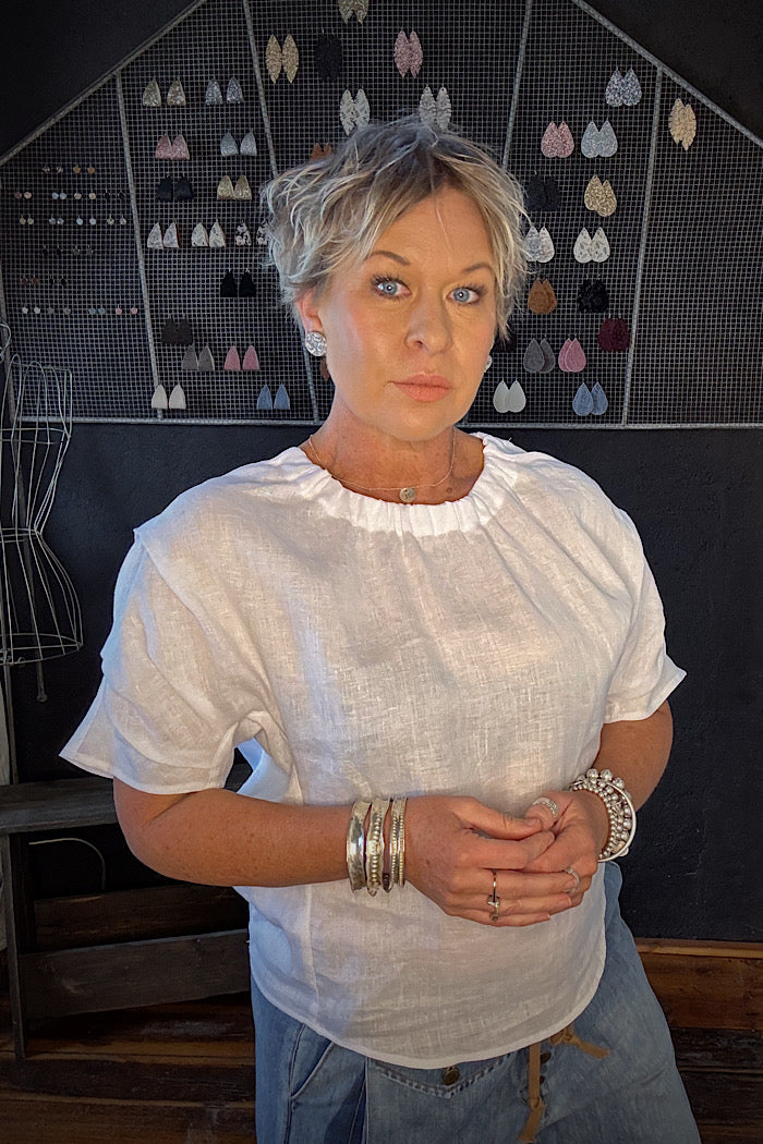 PLEAT & GREET TOP - WHITE