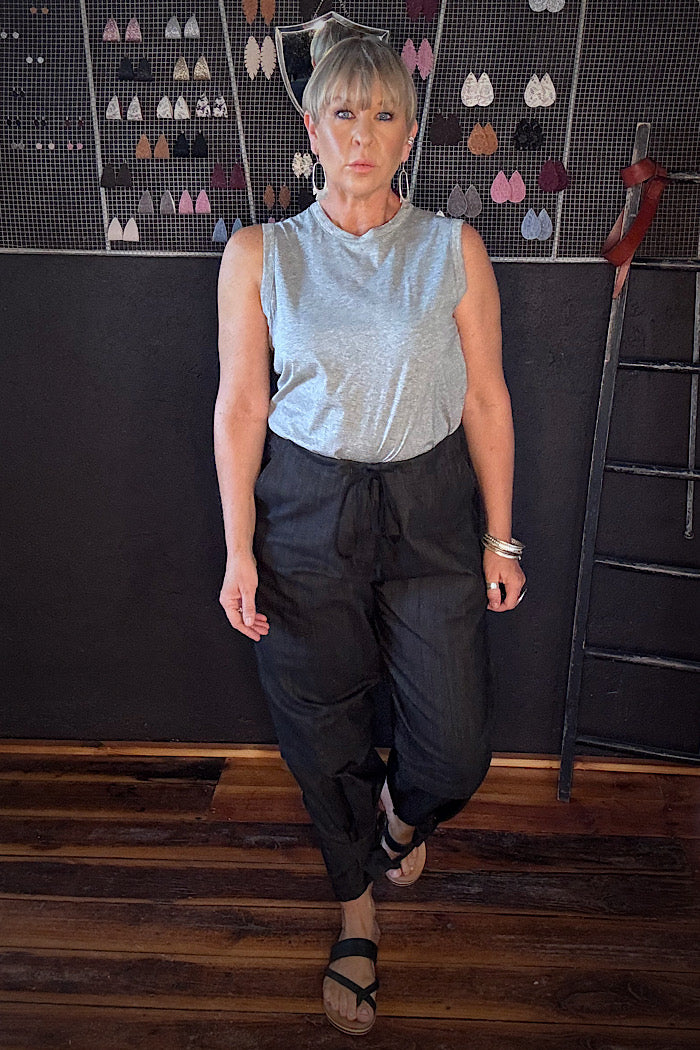 M.A. DAINTY TRUCKER JEANS - BLACK