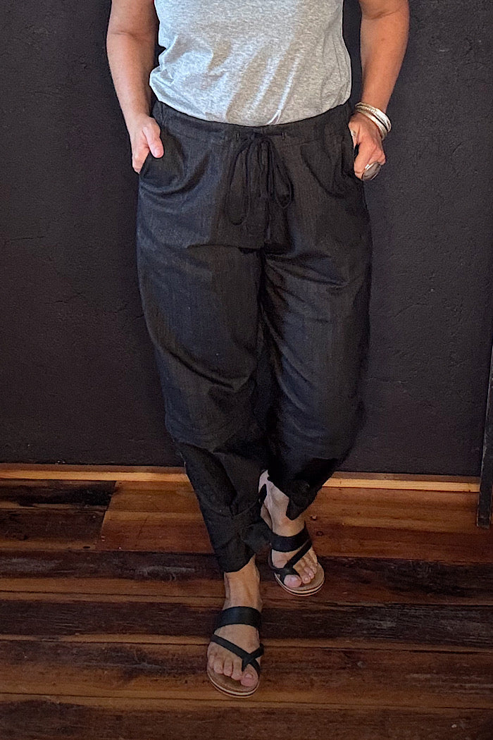 M.A. DAINTY TRUCKER JEANS - BLACK