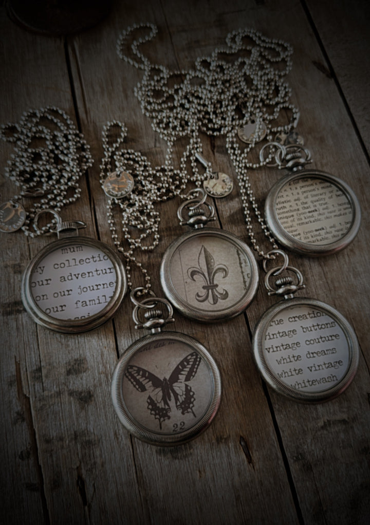 CAPTURED LOCKET NECKLACE - VINTAGE STYLE
