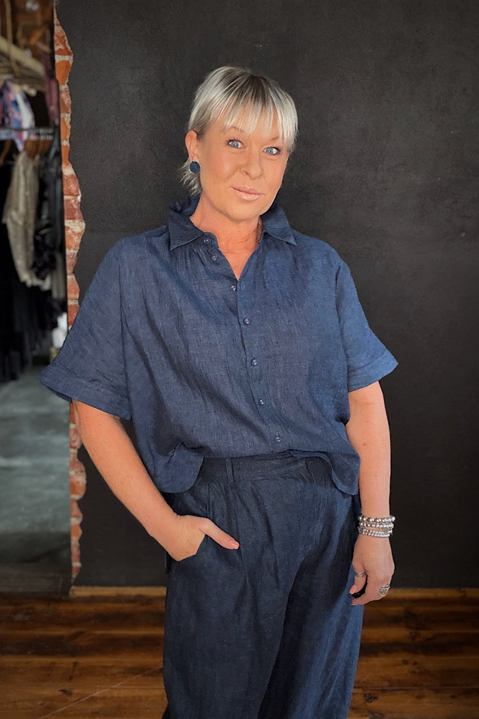 EVA’S SUNDAY LUMI COLLARED SHIRT - NAVY