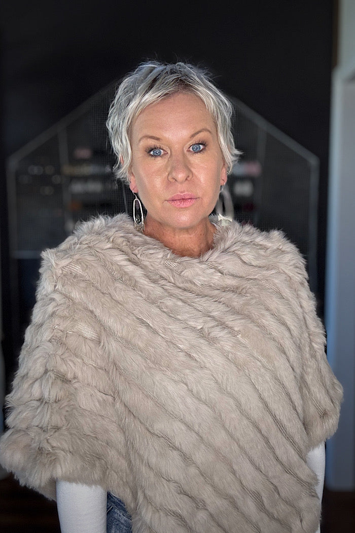 PIPER FUR PONCHO - STONE
