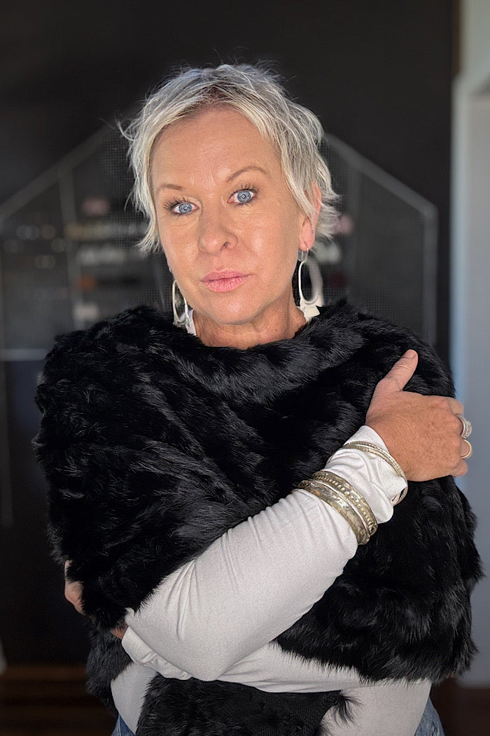 PIPER FUR PONCHO - BLACK
