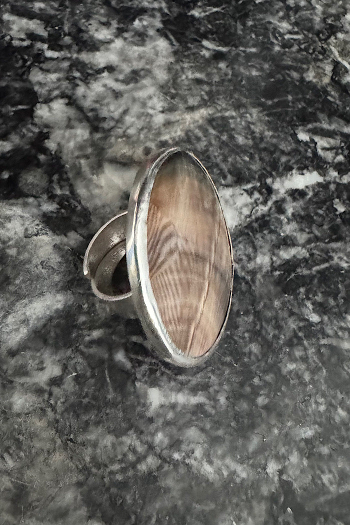 ROUND LARGE SILVER PEARL SHELL RING