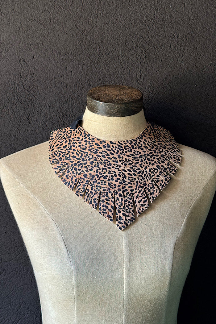 MICKELLOO “WAGTAIL” NECKLACE - ANIMAL