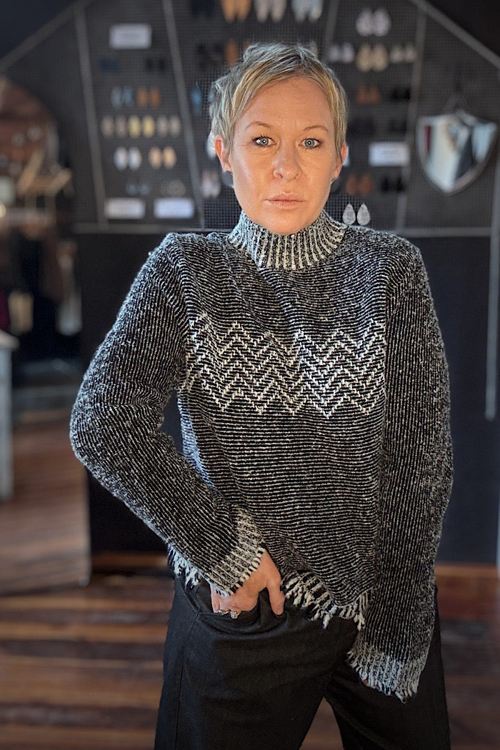 TUSSLE ME SWEATER - MONO
