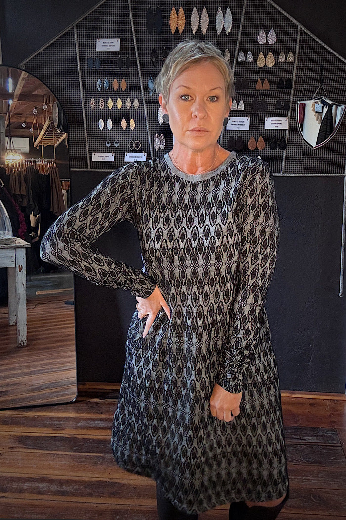 LOOMINARY DRESS - BLACK