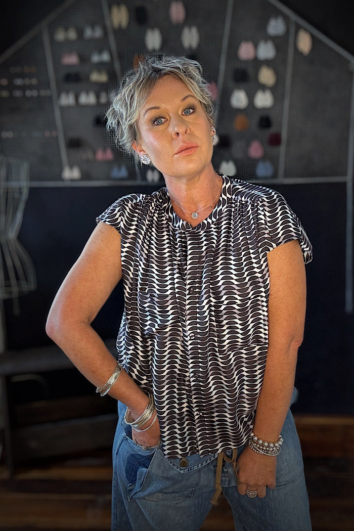 M.A. DAINTY CELEBRATIONS SHIRT/BLOUSE - BLUE/BROWN RETRO