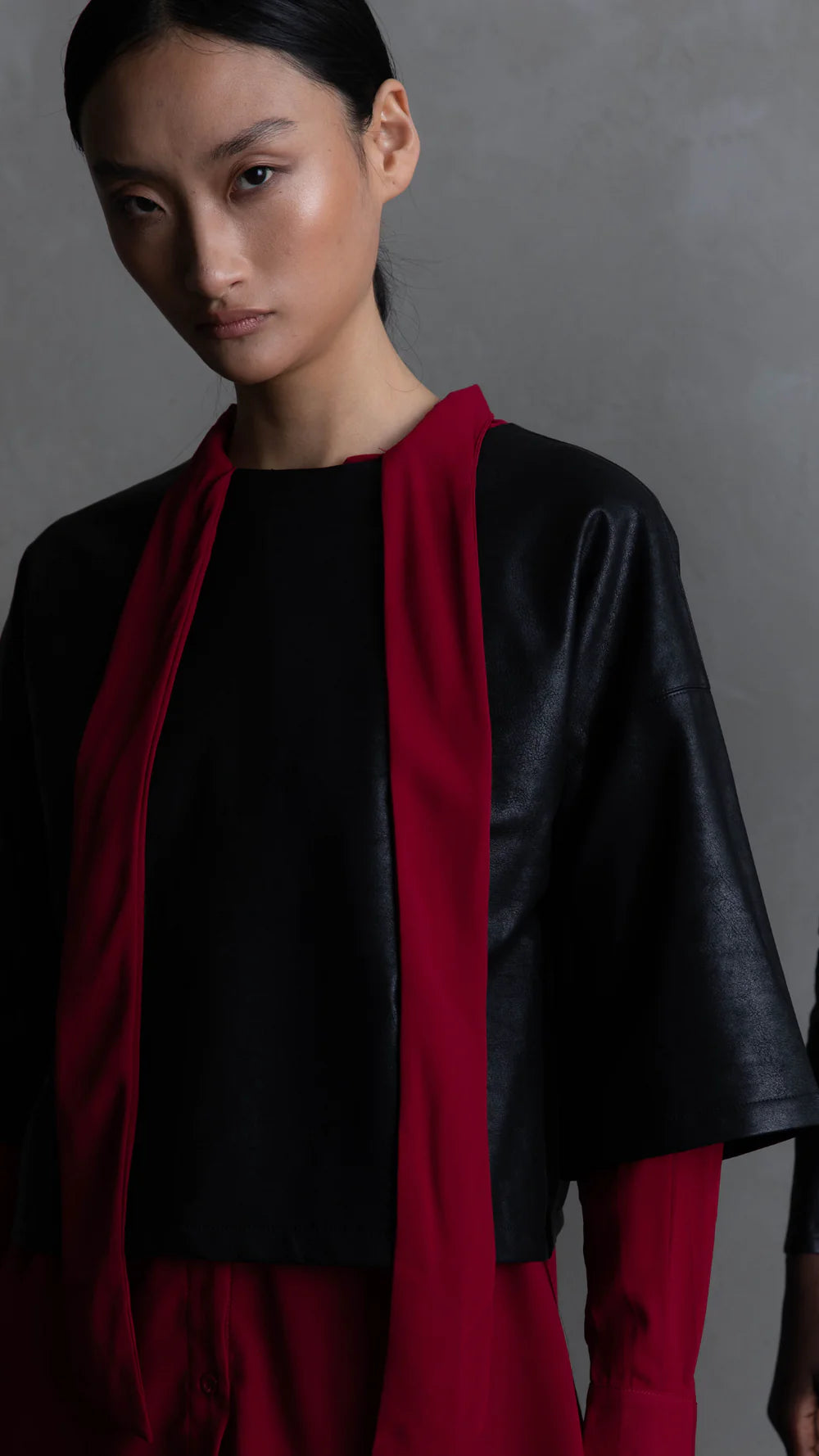 DEXTER TOP - BLACK
