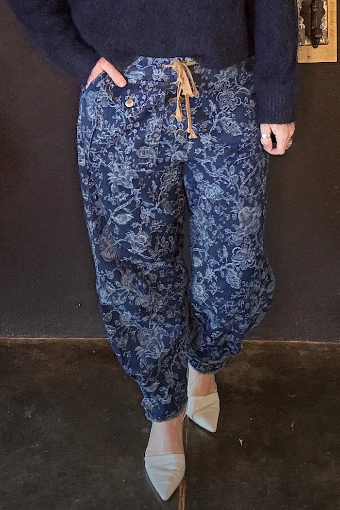 M.A. DAINTY TRUCKER JEANS - FLORAL
