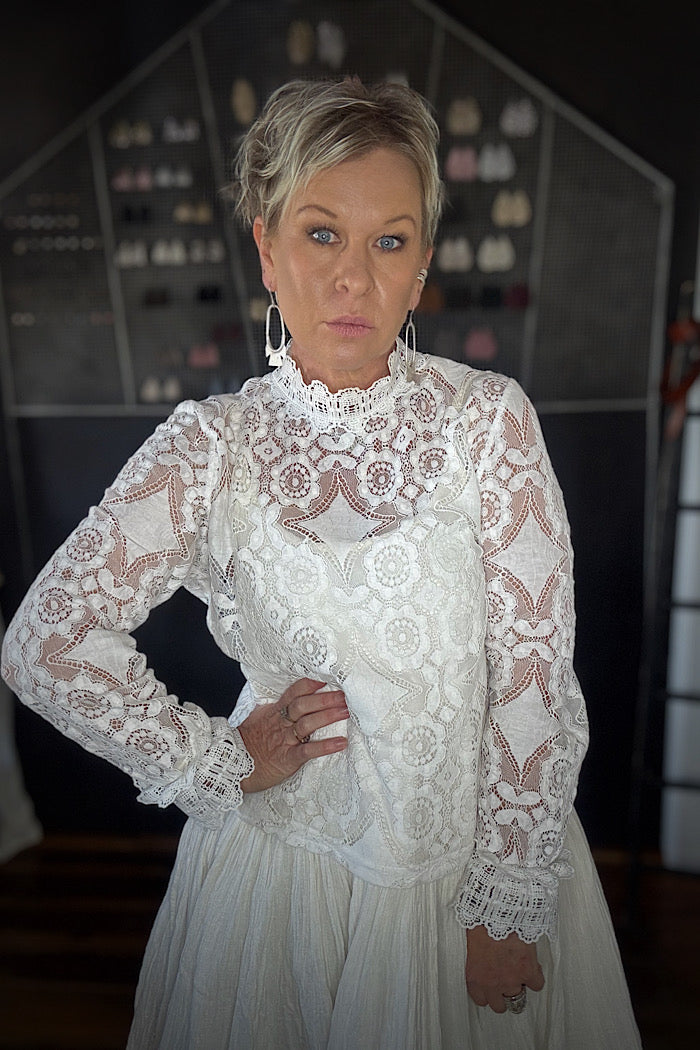 LACEY BLOUSE - WHITE