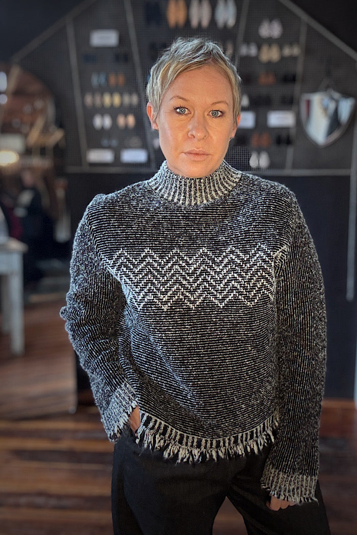 TUSSLE ME SWEATER - MONO