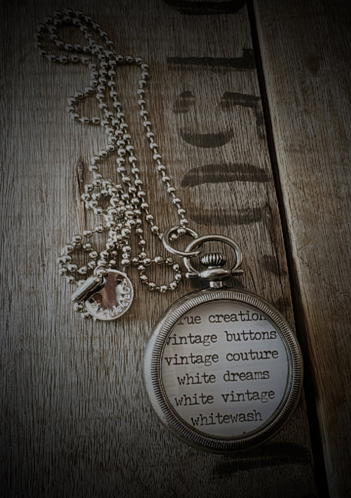 CAPTURED LOCKET NECKLACE - VINTAGE INSPIRED