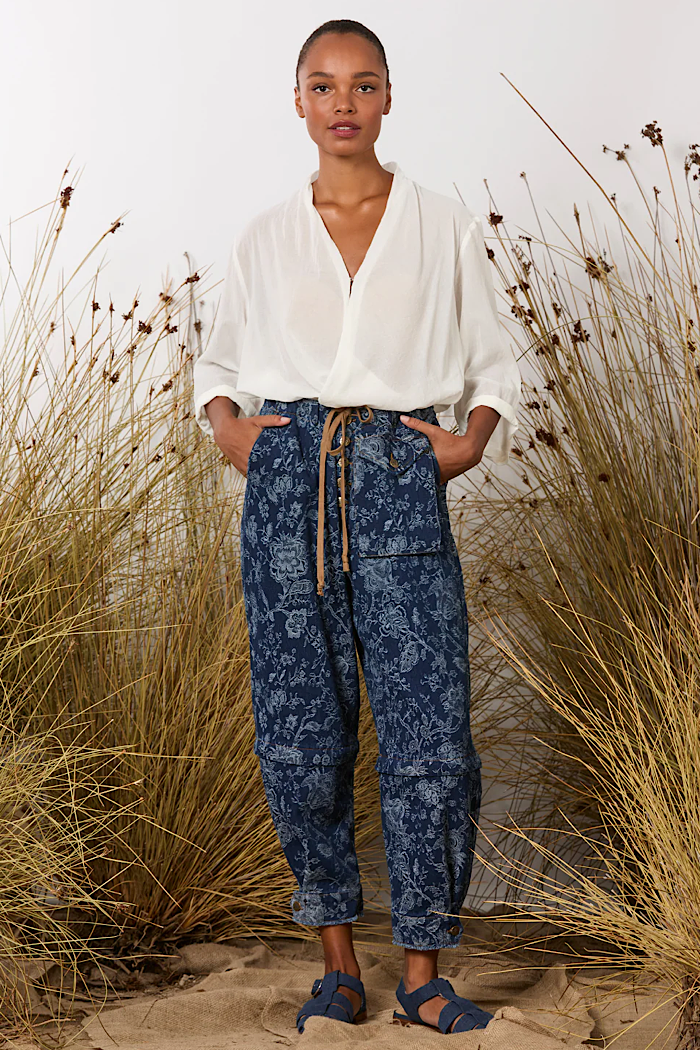 M.A. DAINTY TRUCKER JEANS - FLORAL